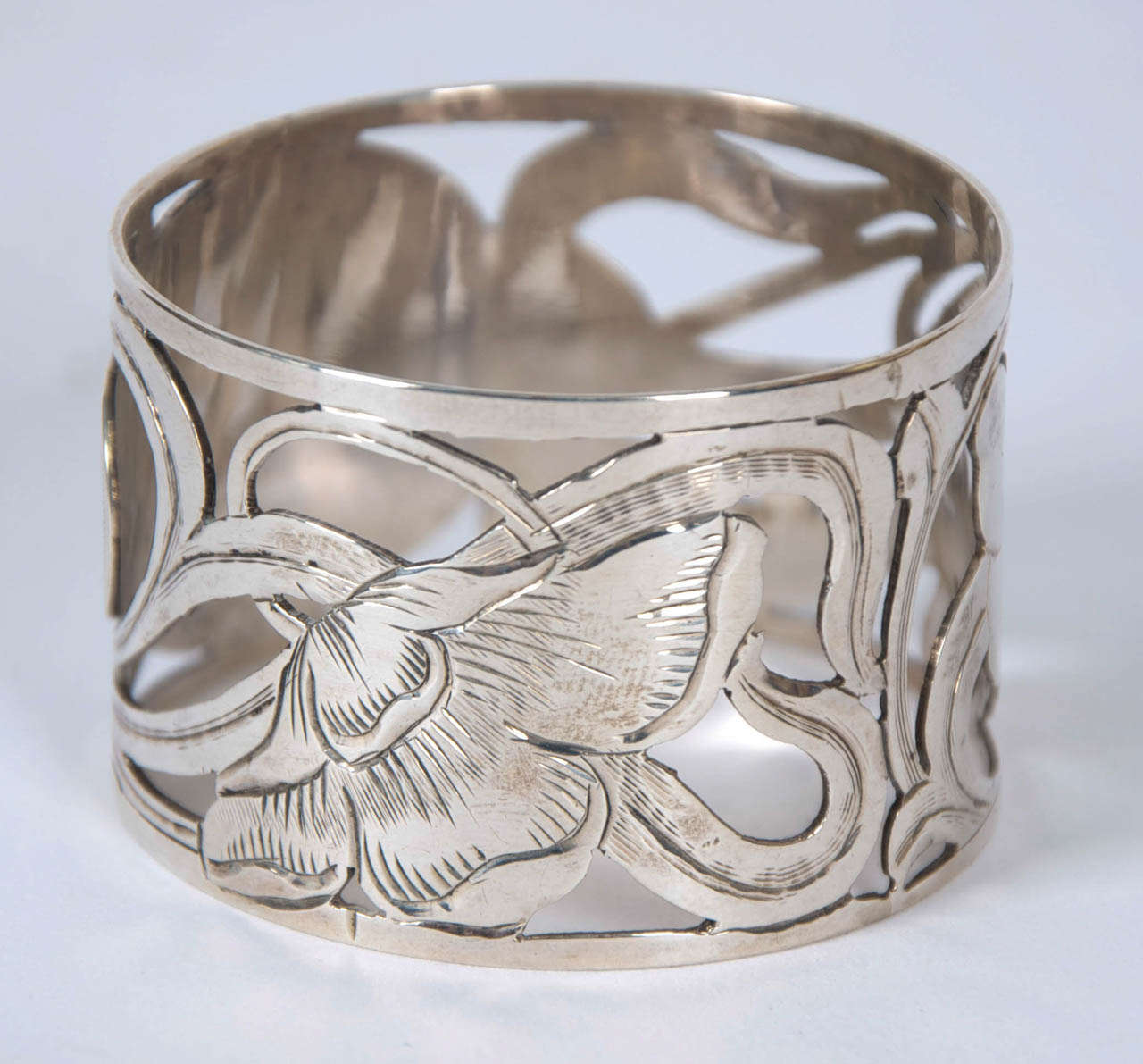 Cased Set of 4 Art Nouveau Silver Napkin Rings by Elkington & Co. 1902 For Sale 2